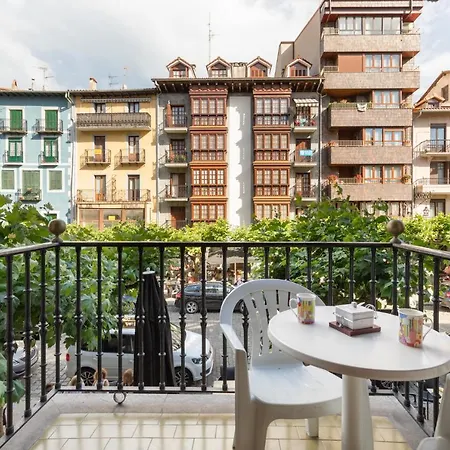 Plaza Berri - Baskeyrentals * Azcoitia